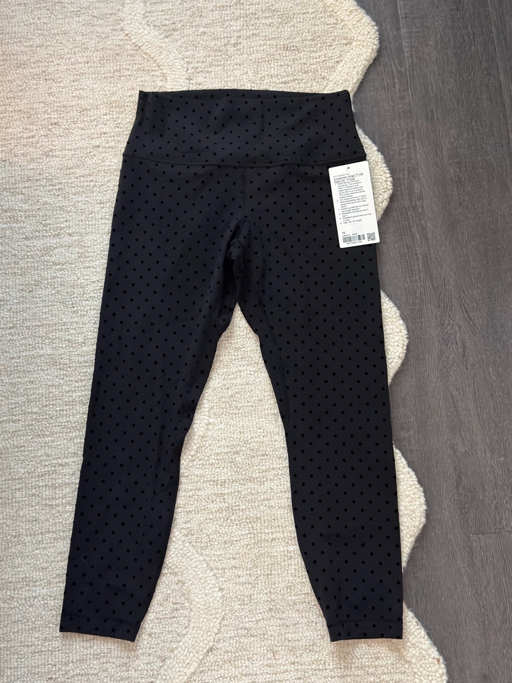 NWT lululemon Flock polkadot Align 25 in